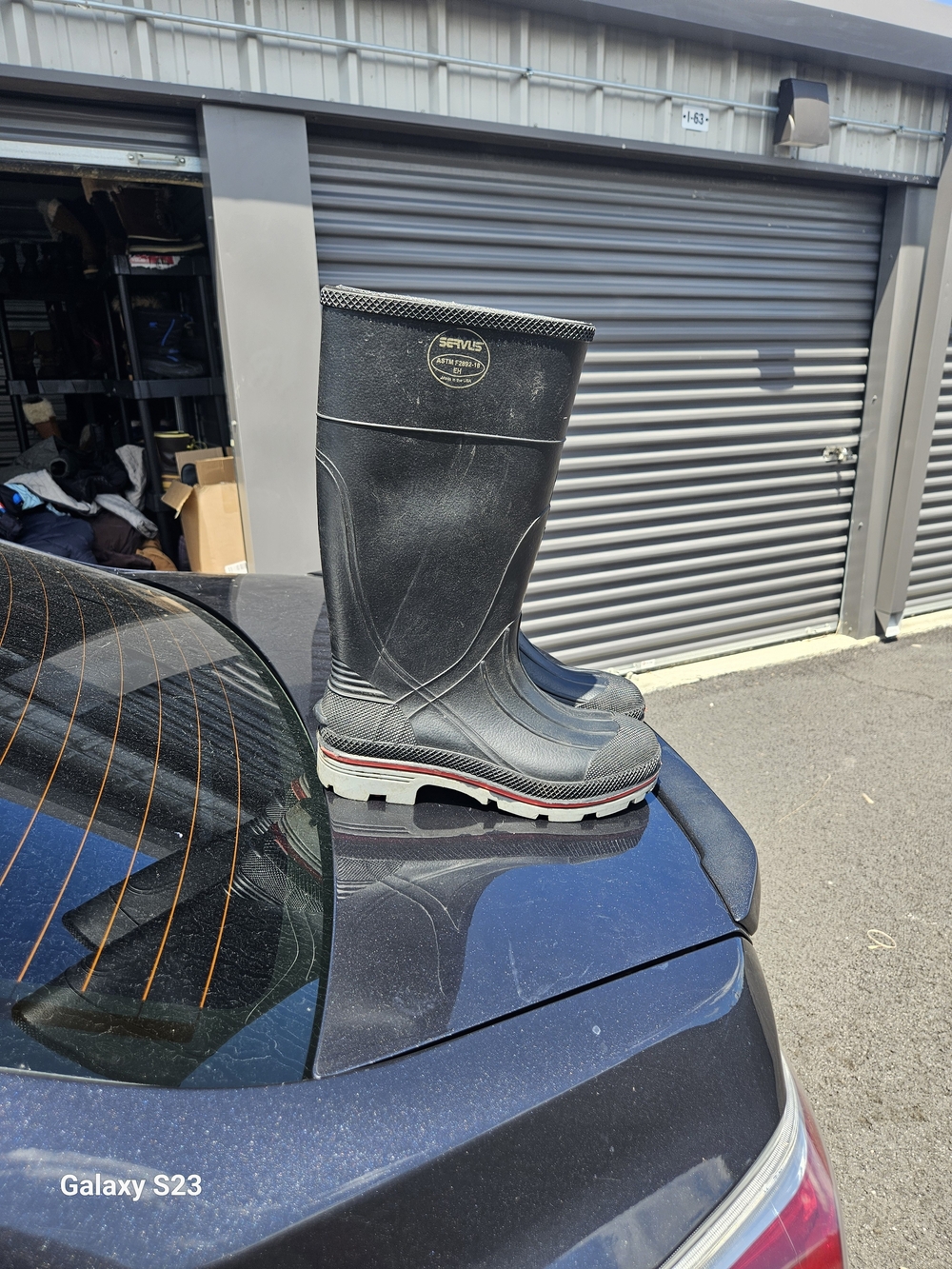 SERVUS Black Waterproof Rubber Work Boots